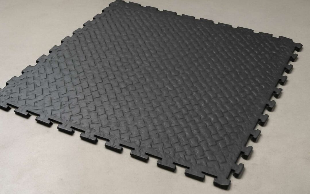 Grip and durability: rubber mat 90×90 for safe, stylish floors